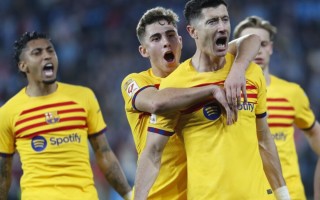 易胜博体育-欧洲足坛豪强争夺胜利，赛场上的激情燃烧！