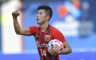 易胜博体育官方网站-上海上港联赛中取得连胜，全队士气高涨迎接新挑战