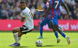 易胜博体育-利物浦客场逼平水晶宫，保持不败势头