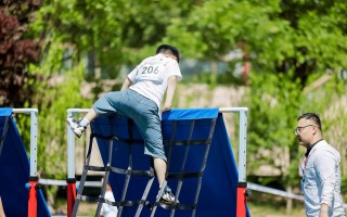 易胜博体育-荷兰男子400米障碍奔跑选手苦练多时终夺第三十三