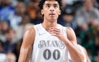 易胜博体育官方网站-独行侠队年轻后卫频频爆发，让球迷惊叹