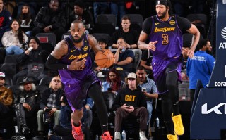 ysbSPORTS-NBA季后赛战况：湖人队击败快船晋级，赢得关键一战！