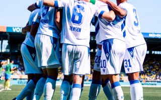 ysbSPORTS-沙尔克04球迷疯狂呐喊支持球队，为胜利加油