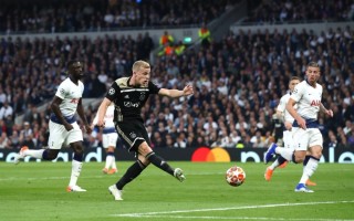 ysbSPORTS-皇家社会后防稳固崭露头角，零封对手