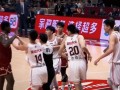 ysbSPORTS-CBA比赛中惊险一幕，球队逆转获胜