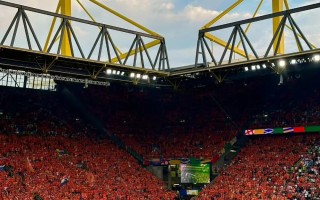 易胜博体育-荷兰强队怀着梦想，努力一举晋级