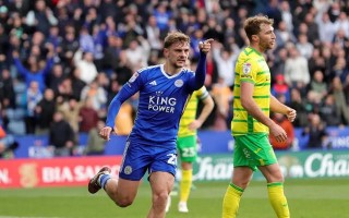 ysbSPORTS-亚当斯外线火力全开，轻松夺胜比赛