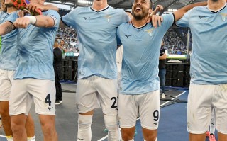 易胜博体育-进攻火力全开，球队高效破门