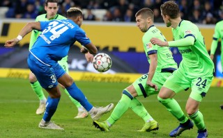 易胜博体育-沙尔克04战平云达不莱梅，难分伯仲