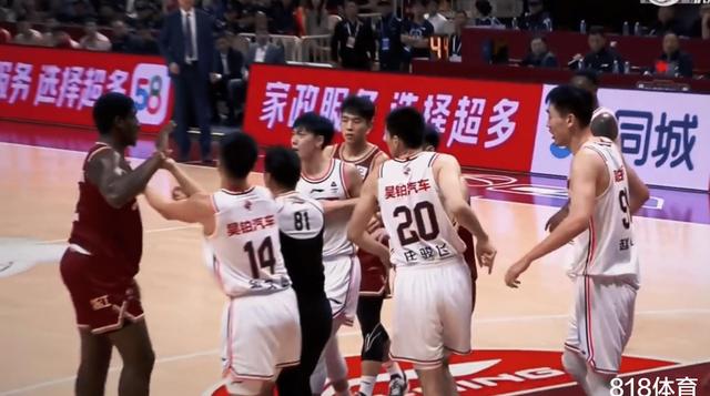 ysbSPORTS-CBA比赛中惊险一幕，球队逆转获胜-第1张图片-易胜博体育
