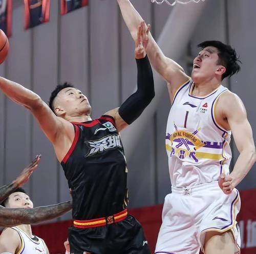 ysbSPORTS-CBA比赛中惊险一幕，球队逆转获胜-第2张图片-易胜博体育