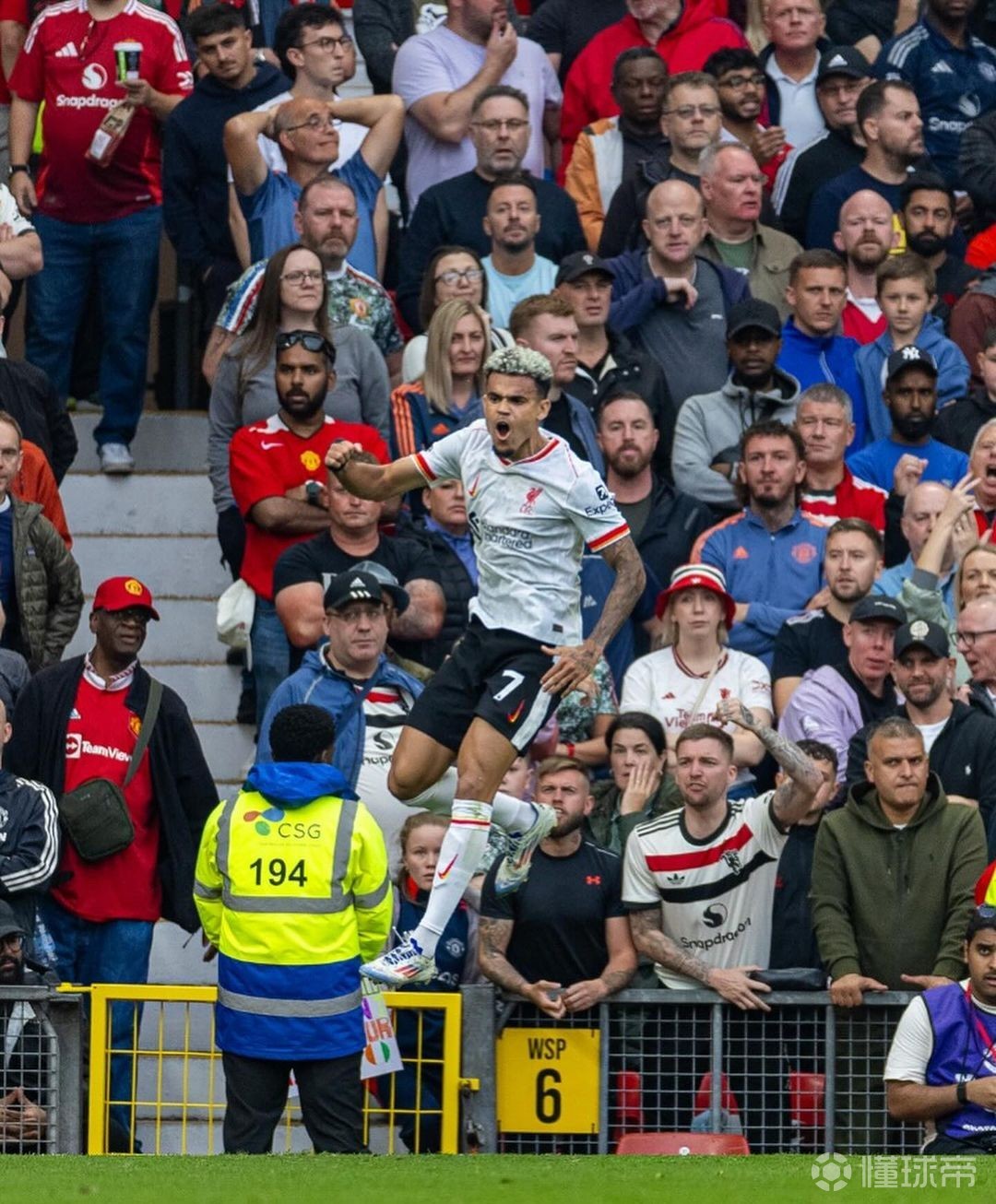 易胜博体育-曼联主教练寻求外援增强阵容,力争更多胜利!-第2张图片-易胜博体育 易胜博体育-曼联主教练寻求外援增强阵容,力争更多胜利!-第2张图片-易胜博体育