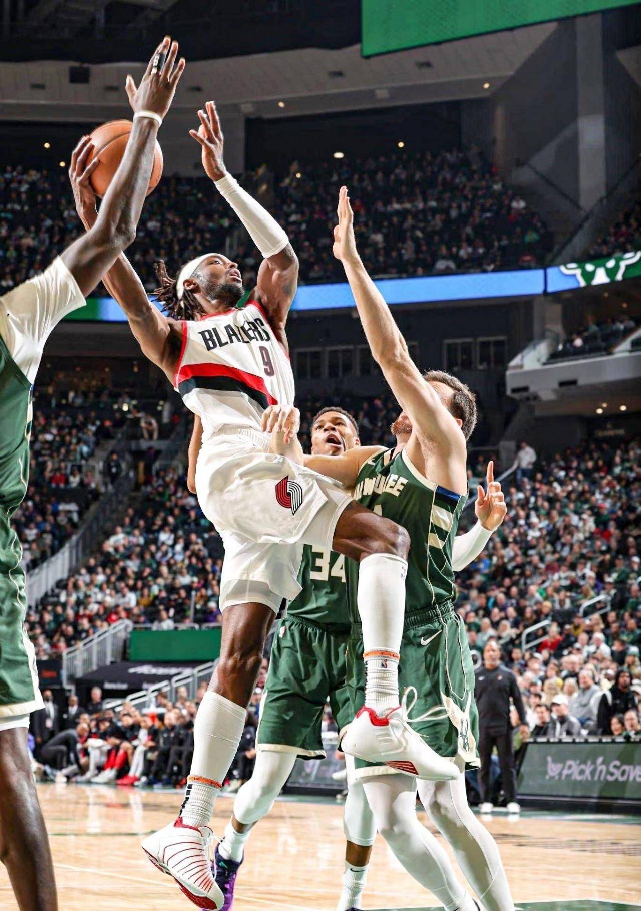 易胜博体育-雄鹿逆转灰熊,字母哥实现胜利-第1张图片-易胜博体育 易胜博体育-雄鹿逆转灰熊,字母哥实现胜利-第1张图片-易胜博体育