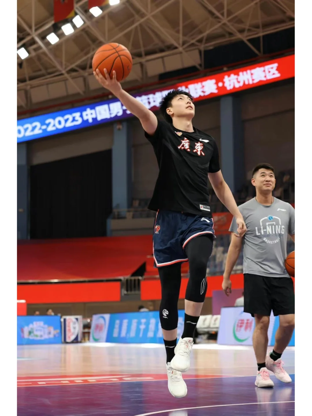 ysbSPORTS-篮球赛火爆进行,广东宏远队迎难而上-第2张图片-易胜博体育 ysbSPORTS-篮球赛火爆进行,广东宏远队迎难而上-第2张图片-易胜博体育