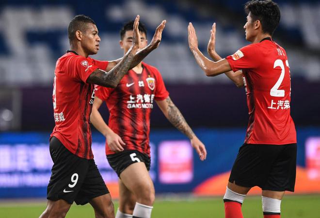 易胜博体育官方网站-上港击败鲁能,成功卫冕球队拥抱-第2张图片-易胜博体育 易胜博体育官方网站-上港击败鲁能,成功卫冕球队拥抱-第2张图片-易胜博体育