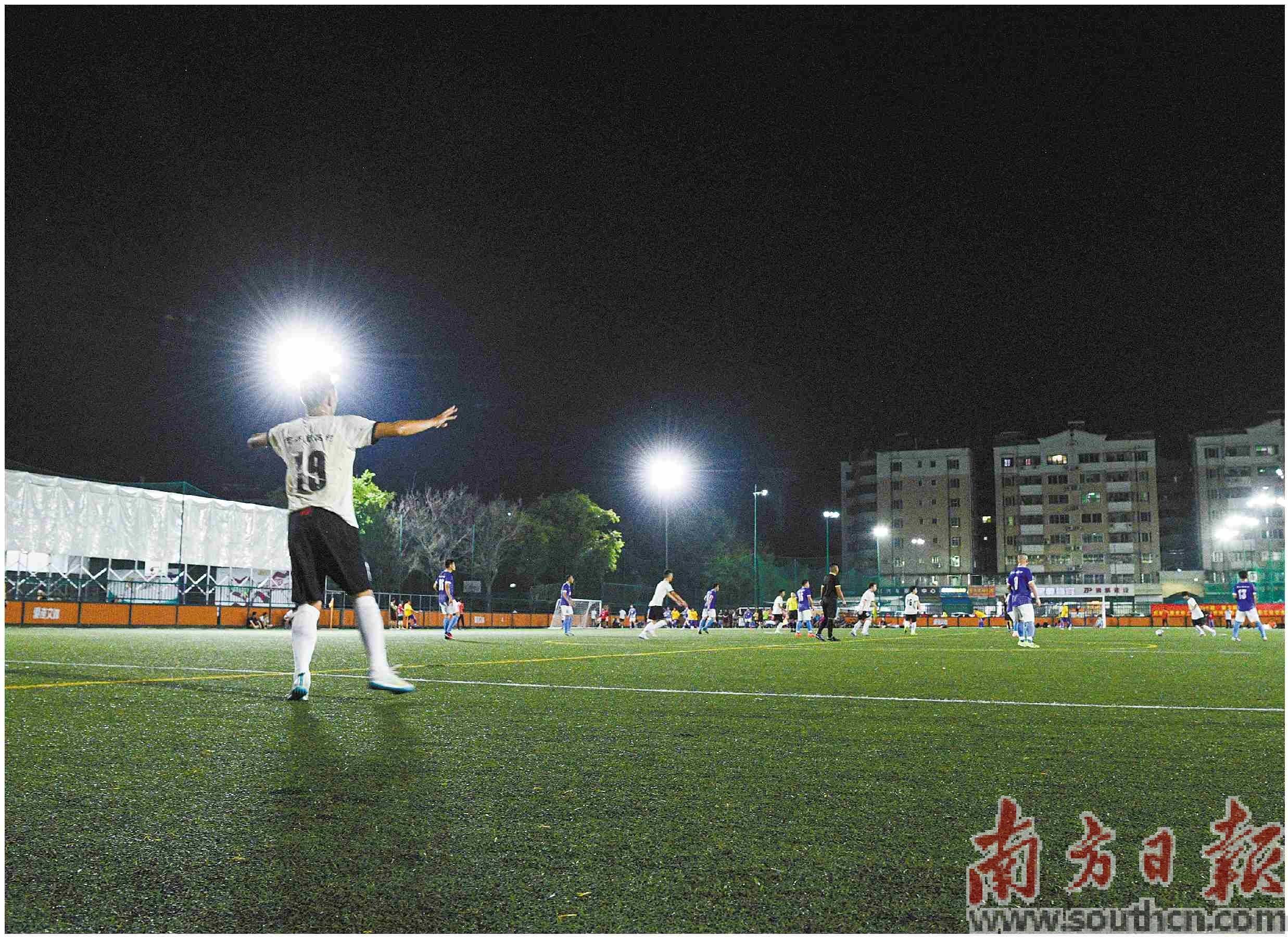 易胜博体育-激情四射足球决赛引爆球迷热情，赛场上演绝技！-第1张图片-易胜博体育