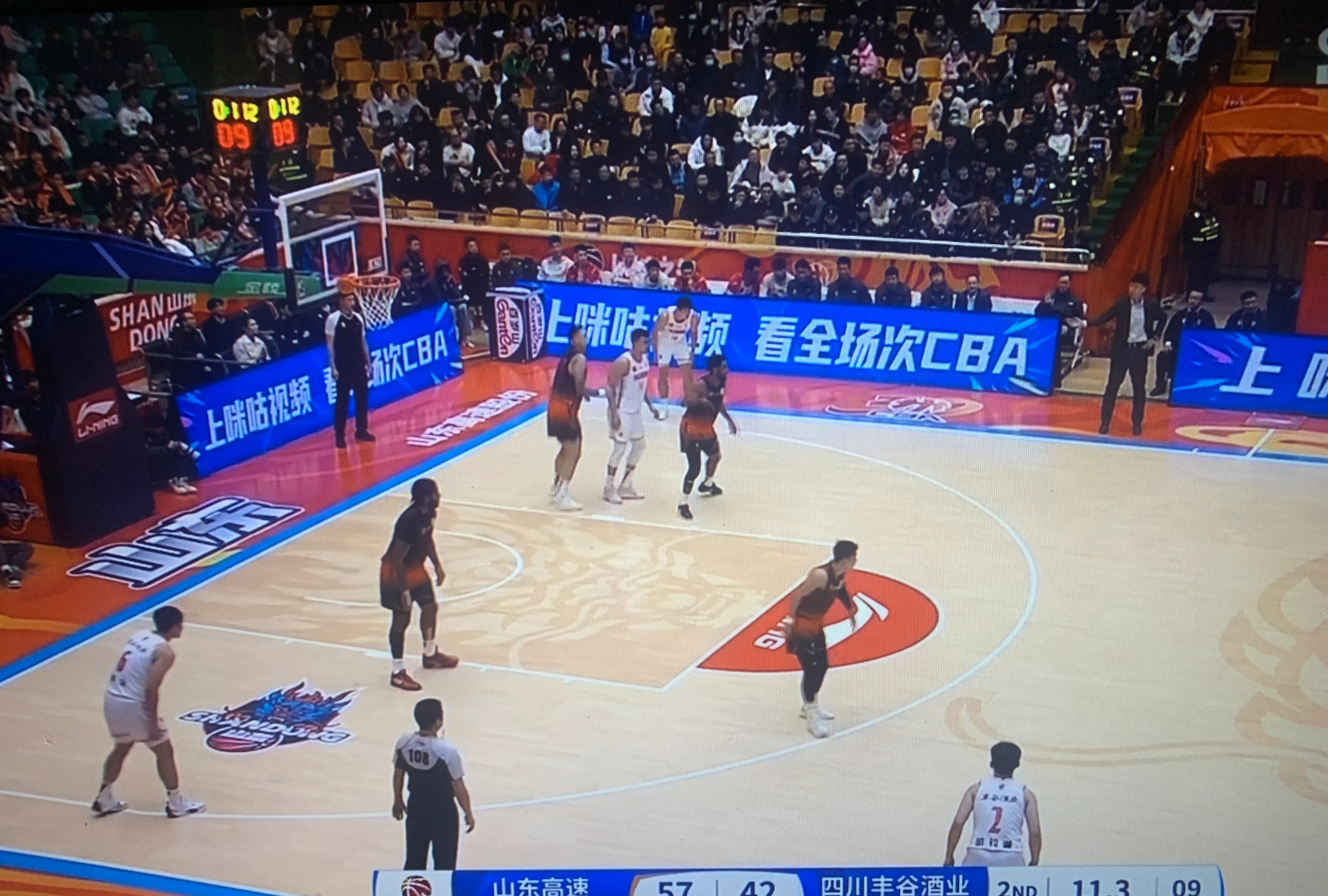 易胜博体育-四川男篮雄姿英发，一路领先赢得胜利-第1张图片-易胜博体育
