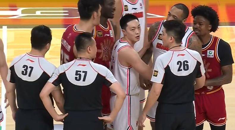 易胜博体育-阿尔梅里亚外援破门，助球队取得关键胜利-第2张图片-易胜博体育