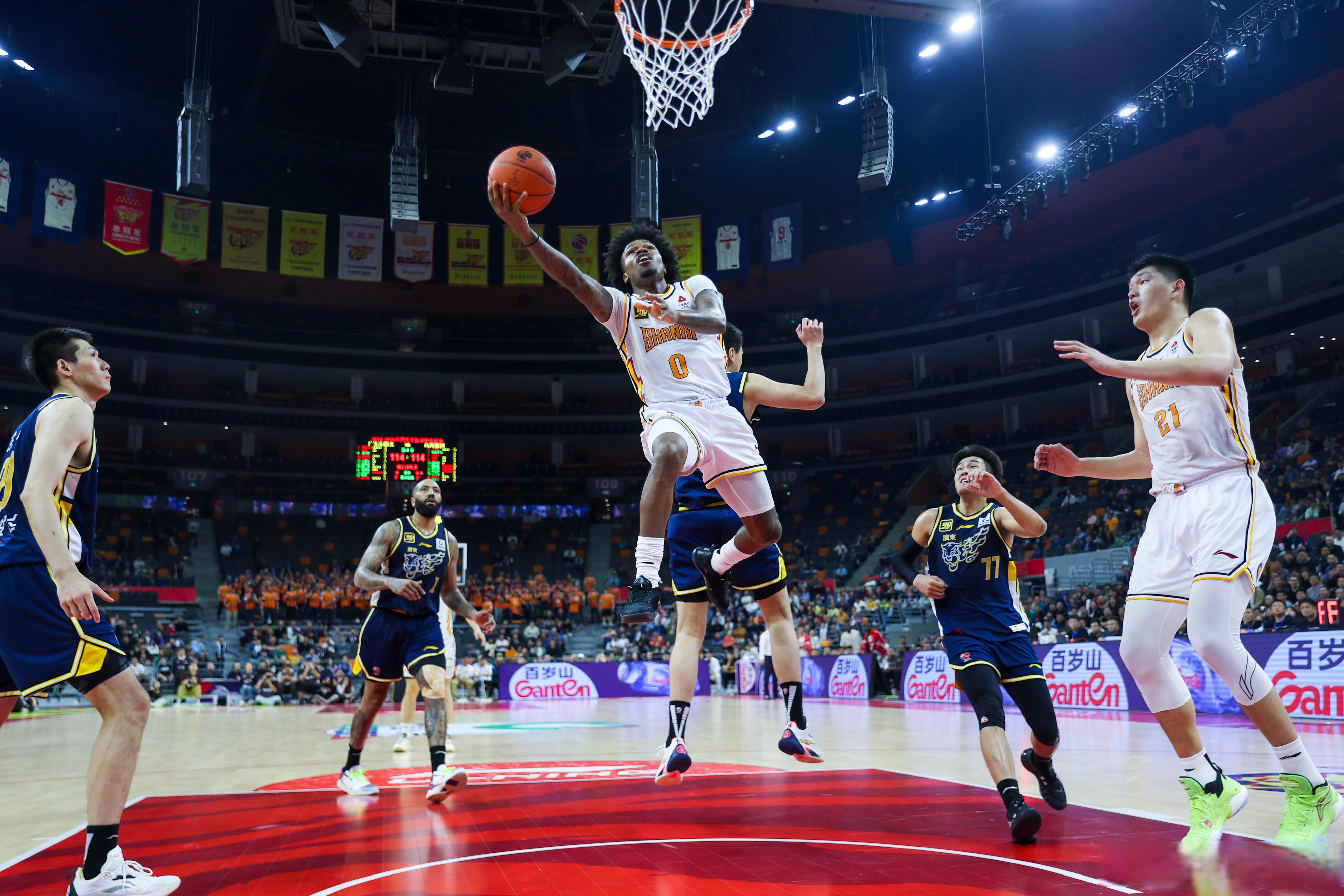 易胜博体育-篮球职业联赛近况引发热议,球迷热情高涨-第1张图片-易胜博体育 易胜博体育-篮球职业联赛近况引发热议,球迷热情高涨-第1张图片-易胜博体育