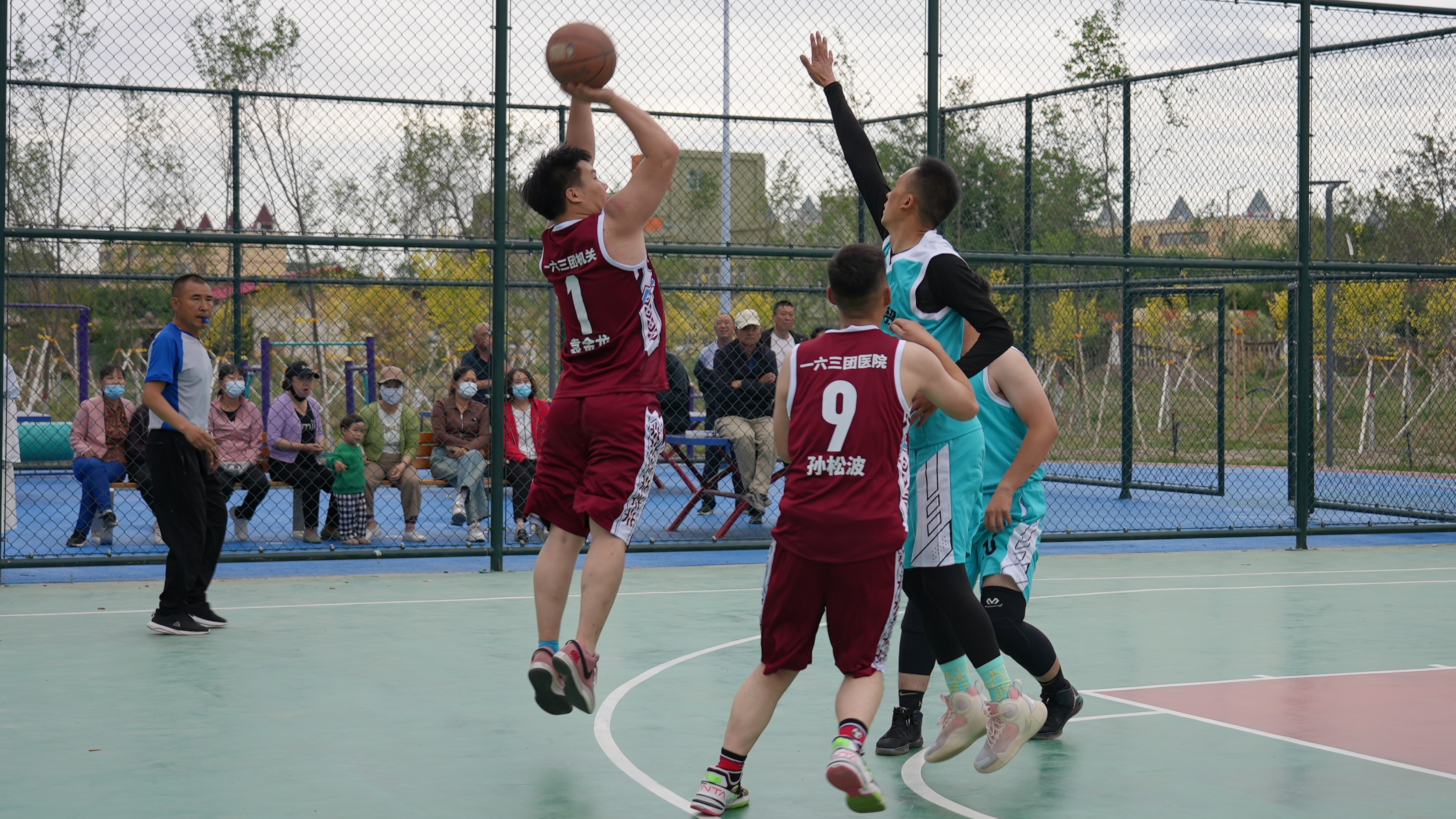 易胜博体育-篮球职业联赛近况引发热议,球迷热情高涨-第2张图片-易胜博体育 易胜博体育-篮球职业联赛近况引发热议,球迷热情高涨-第2张图片-易胜博体育