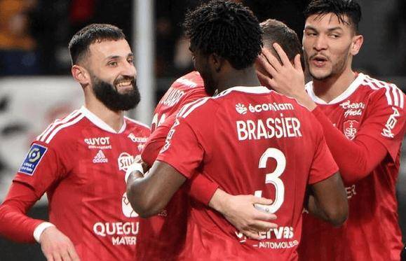 易胜博体育官方网站-雷恩队在主场对阵基辅迪那摩赢得比赛-第2张图片-易胜博体育 易胜博体育官方网站-雷恩队在主场对阵基辅迪那摩赢得比赛-第2张图片-易胜博体育