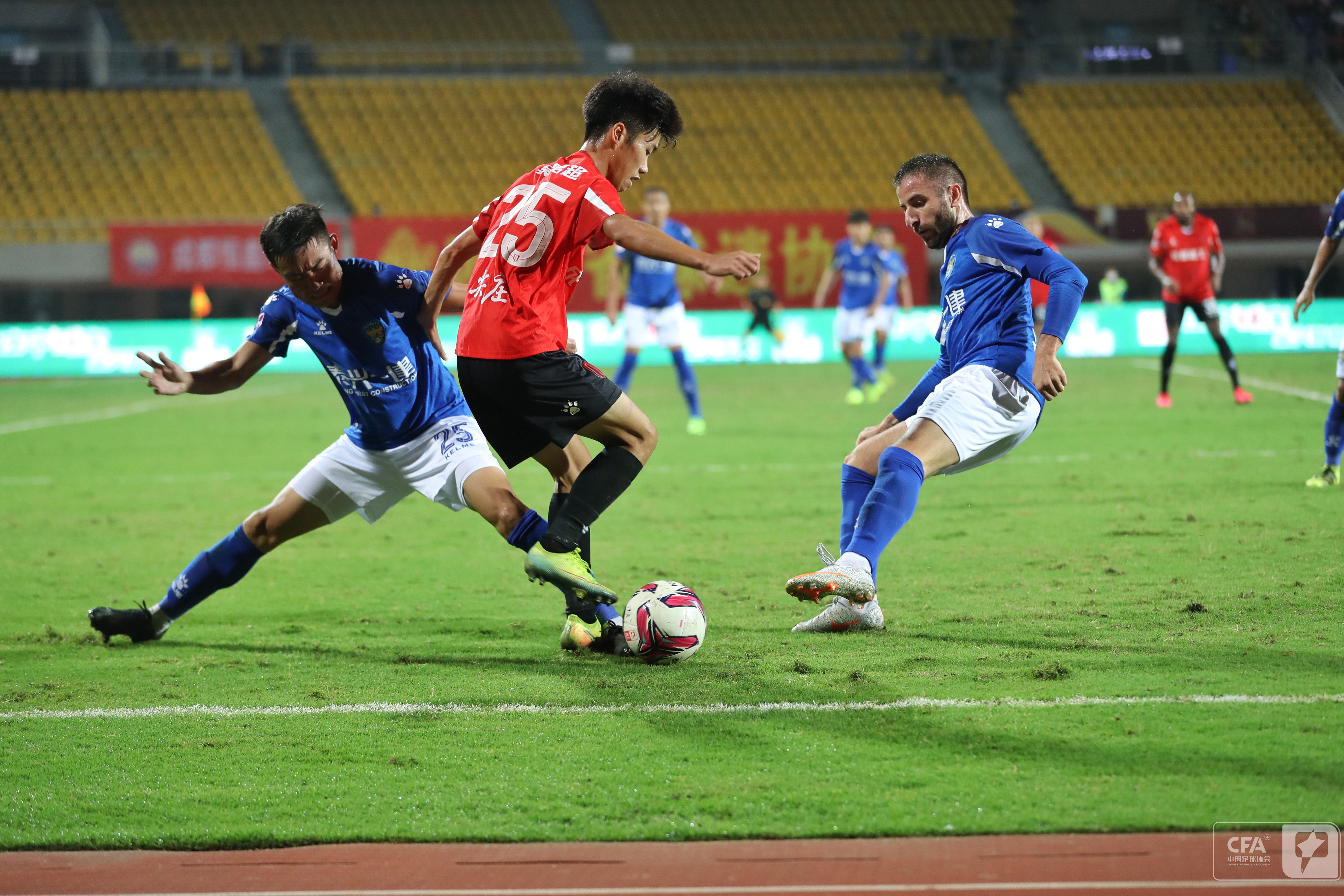 ysbSPORTS-科隆队员全力以赴,夺得胜利-第2张图片-易胜博体育 ysbSPORTS-科隆队员全力以赴,夺得胜利-第2张图片-易胜博体育