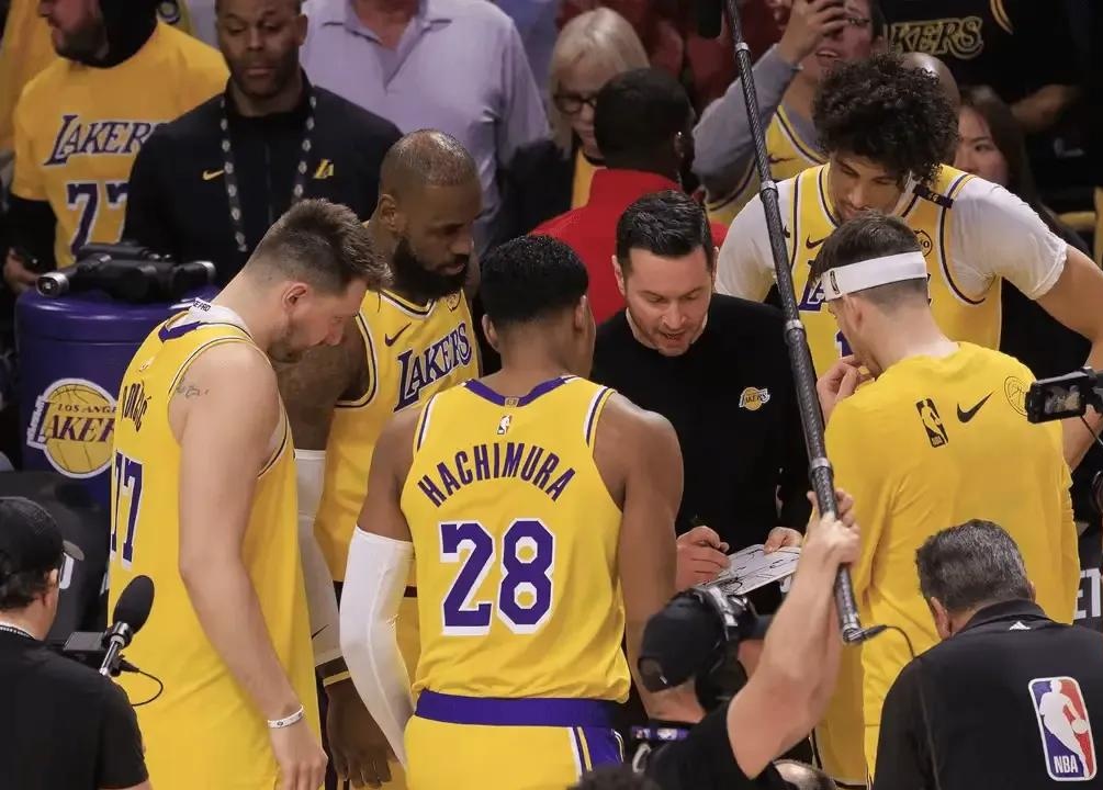 易胜博体育-各队实力对比谁能夺得总冠军?-第1张图片-易胜博体育 易胜博体育-各队实力对比谁能夺得总冠军?-第1张图片-易胜博体育