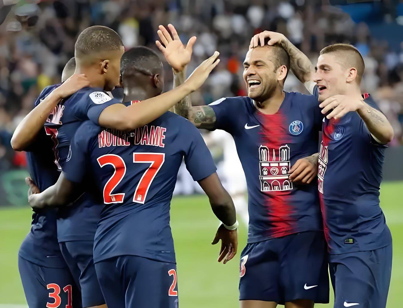 易胜博体育-阿斯顿维拉主场大胜，晋级欧冠半决赛-第1张图片-易胜博体育